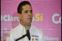 Ofrece trabajo a “Cocoa” y Chon” candidato al gobierno de Michoacán, Silvano Aureoles Conejo   