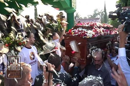 Dan el último adios a Enrique Hernández