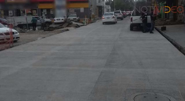 Abierto, paso vehicular en calle J. J. Tablada