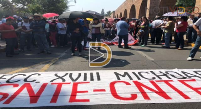 CNTE marcha en exigencia de mesa nacional