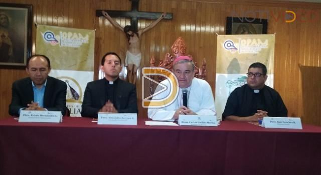 Llama arzobispo a profesores a ser un ejemplo para sus estudiantes