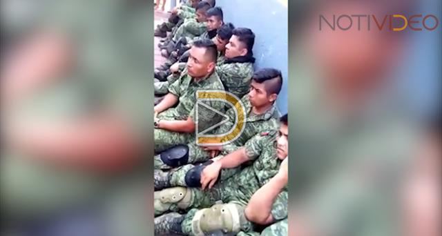 Otra video grabación evidencia la negociación entre un mando militar y un habitante de Zicuirán