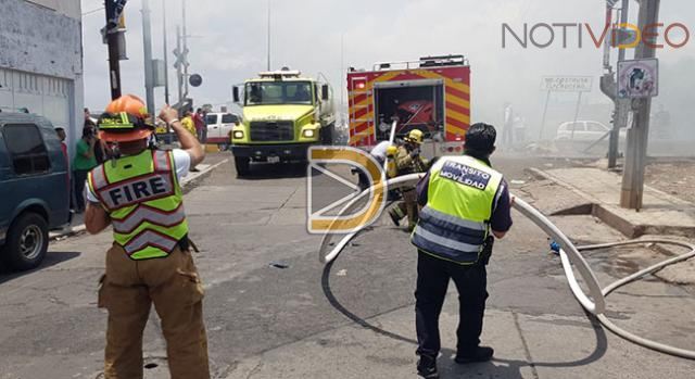 Se incendia un predio donde funciona una recicladora de  plásticos 