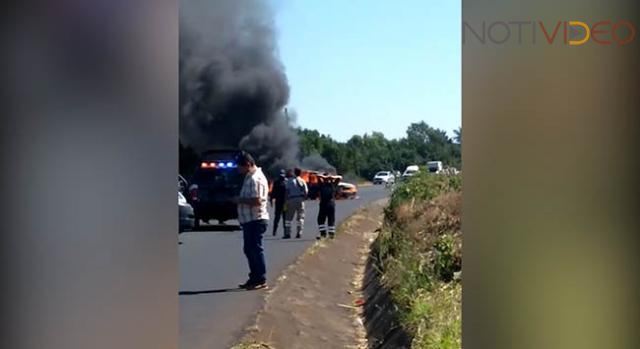 Se enfrentan grupos armados en Tocumbo; bloquean carreteras con vehículos incendiados 