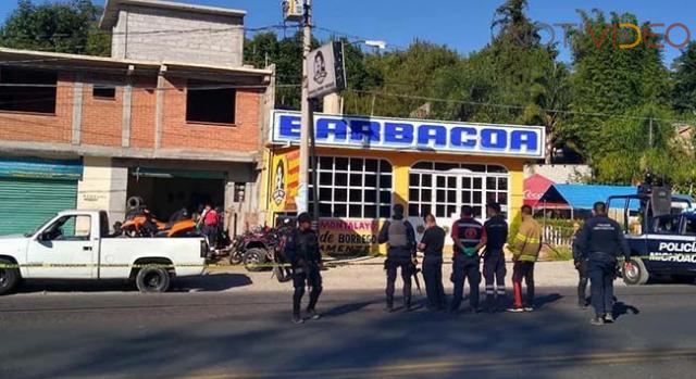 Acribillan a tiros a cuatro sujetos dentro de un taller de motos