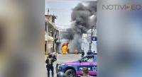 Camioneta con huachicol vuelca y se incendia en centro de La Piedad; huía de la Policía 