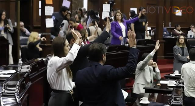 Tipifica 76 Legislatura la apología del delito salvaguardando la libertad de expresión y prensa