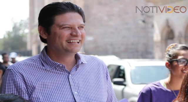 Continúa Alfonso Martínez sumando simpatías y respaldo, ahora de marmoleros