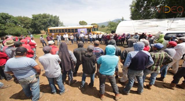 Trabajadores de Acuitzio y La Estancia van con Alfonso Martínez  