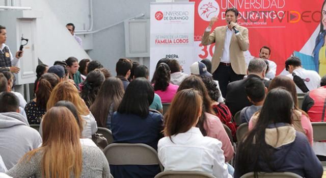 Propuestas de Alfonso Martínez, son escuchadas por estudiantes de la Universidad de Durango