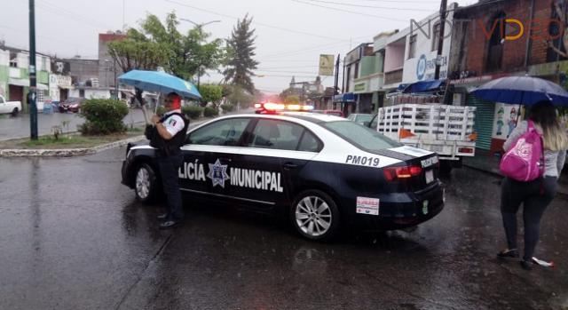 Cierran vialidades por acumulación de agua en Morelia