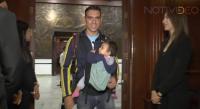 Papá va con su hija al trabajo