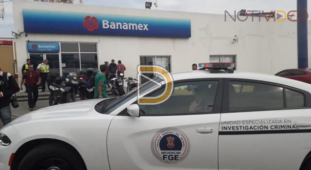 Roban más de 1 MDP en asalto a banco en Morelia