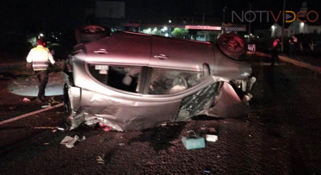 Carambola entre varios  autos deja tres personas fallecidas 