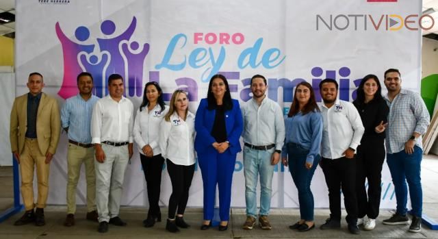 Realiza diputada Tere Herrera primer foro para construir la Ley de la Familia