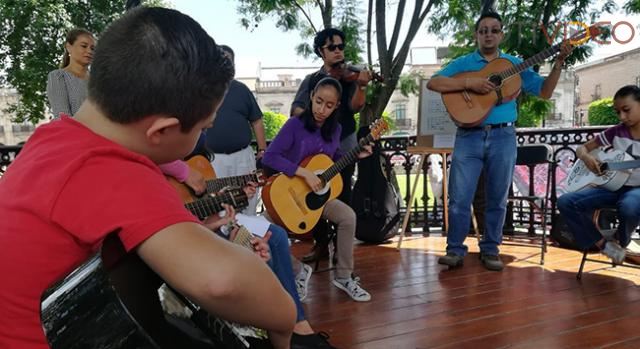 Secretaría de Turismo promueve la música y los espacios públicos con talleres artísticos