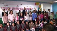 Becan a 370 niñas y niños de primaria
