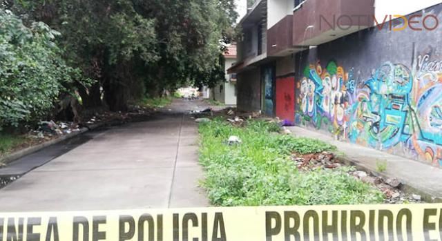 Localizan un cuerpo maniatado y encobijado esta mañana  