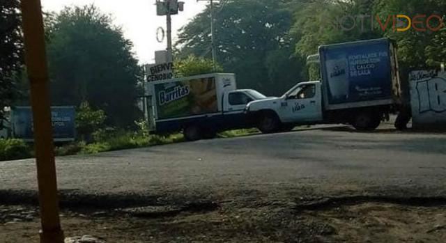 Continúan los bloqueos carreteros en la región de la Tierra Caliente