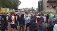Normalistas bloquean avenidas en Morelia