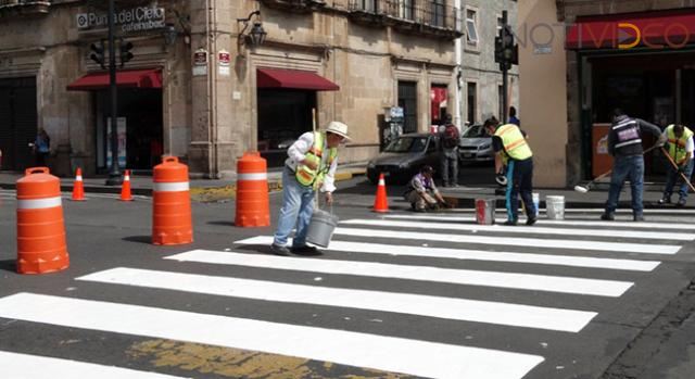 Ayuntamiento de Morelia continúa con labores de balizamiento en vialidades