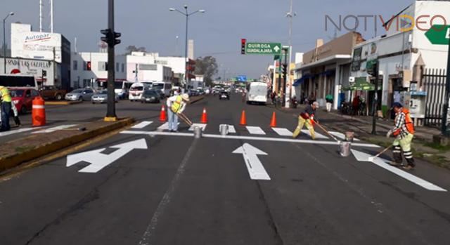 Ayuntamiento de Morelia realiza labores de balizamiento este lunes sobre Avenida Madero