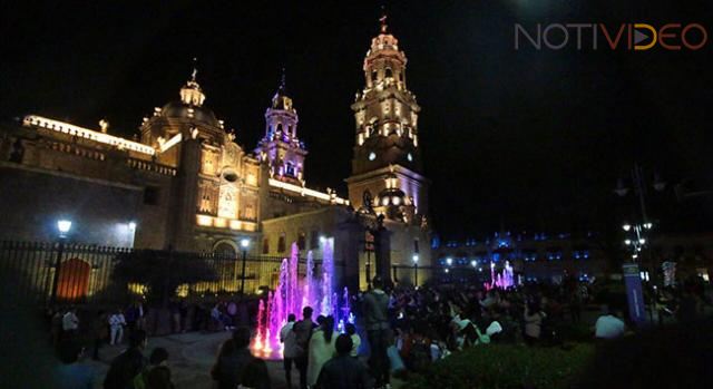 Presidente Alfonso Martínez inaugura Fuentes Danzantes de Plaza Melchor Ocampo