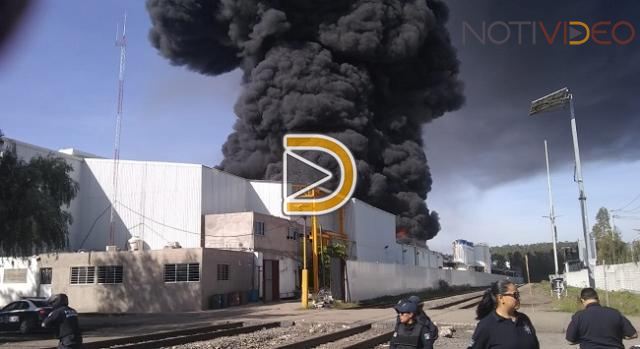 Incendio moviliza bomberos a Ciudad Industrial 