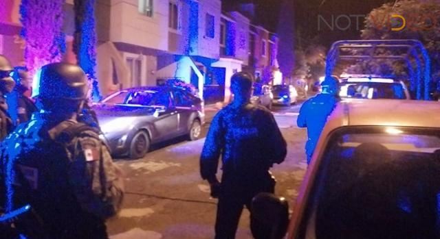 Atacan a balazos a empleado de una financiera en su casa 
