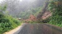 Tormentas en el estado ocasionan derrumbes en carreteras 