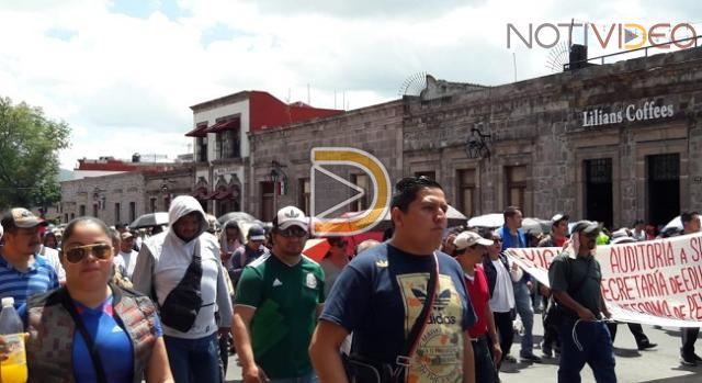 CNTE se manifiesta y asegura no va con la evaluación docente