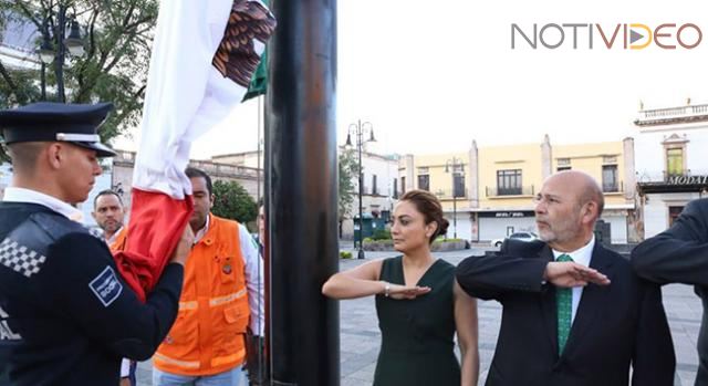 Encabeza CGCS izamiento a la Bandera Nacional con fervor patrio