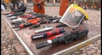 Niños michoacanos cambian pistolas por trompos y yoyos