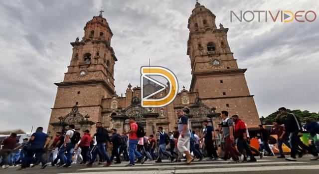 Marchan en recuerdo del 2 de octubre en Morelia