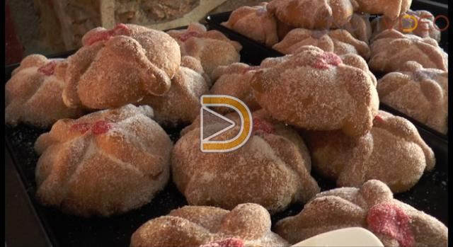 Panaderos michoacanos esperan ganarle a tiendas departamentales con las ventas de pan de muerto