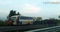 Normalistas secuestran autobuses en Tiripetío