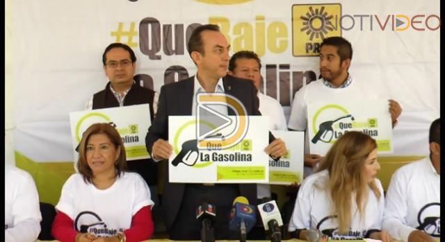 PRD recolecta firmas para que baje la gasolina