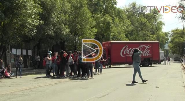 Normalistas cierran acceso a finanzas estatal