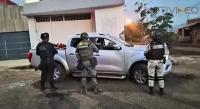 Dos policías resultaron lesionados tras una persecución y enfrentamiento con civiles armados 