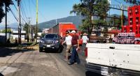 Normalistas y profesores secuestran y roban mercancía de camiones en Uruapan 
