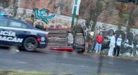 Vuelca un carro afuera de Casa de Gobierno
