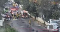 Evacuan a habitantes de fraccionamientos por volcadura de pipa con gasolina