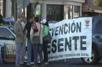 Burócratas en Michoacán bloquean por horas el estado para exigir incremento salarial