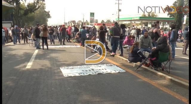 Desquician Michoacán bloqueos de la CNTE