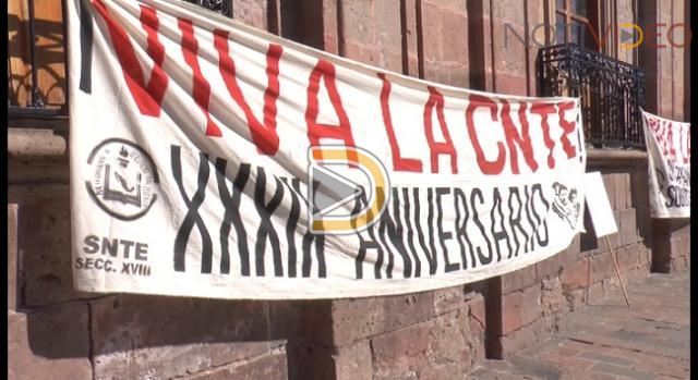 CNTE interpone queja ante CEDH y bloquea Michoacán