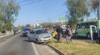 Acribillan a balazos a dos personas en un carro sobre la carretera al aeropuerto, uno falleció 