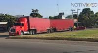 Manifestantes bloquean el crucero de Cuatro Caminos 