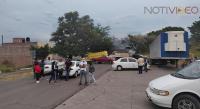 Reportan bloqueos carreteros en Michoacán