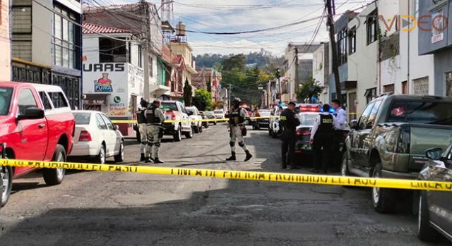 Empistolados asesinan a mujer en la colonia Ventura Puente de Morelia 