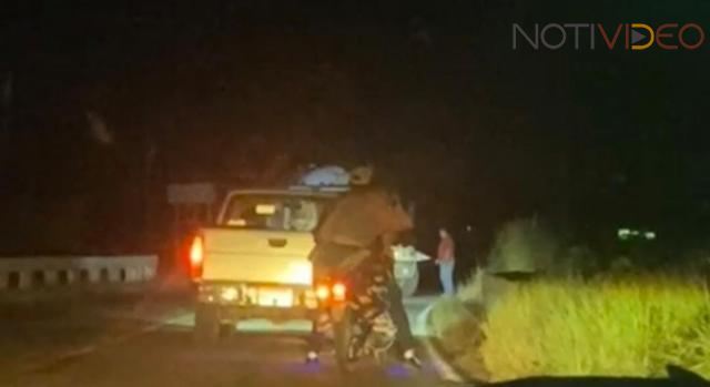 Reportan bloqueos en el puente de Santa Ana Amatlán 